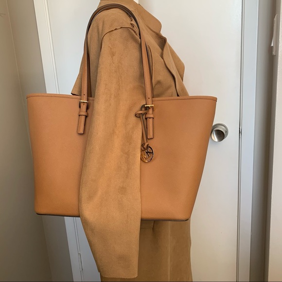 Large Oversized Michael Kors Tan Tote Bag - Picture 9 of 11